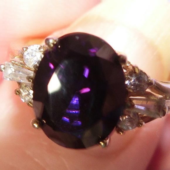 Vintage Jewelry - VTG Created Alexandrite Pleochroic  w/GP & side Crystals Size 7.5  3 Cts Stone